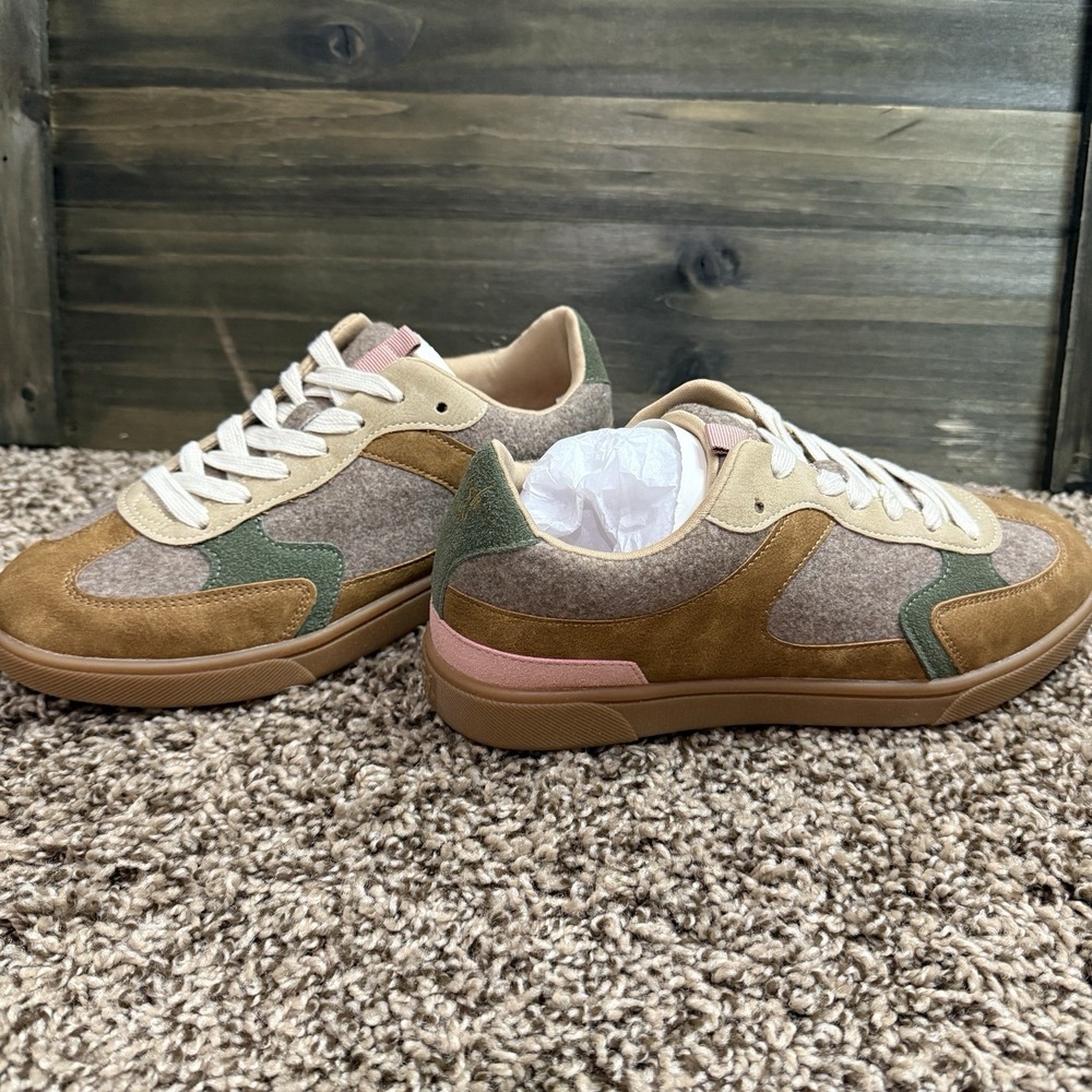 Blowfish Malibu Tastic Sneaker -‎ NIB Size 7M Women's